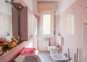 BAGNO - Quadrilocale viale Virginia Centurione Bracelli, Genova (zona Marassi) - foto 15