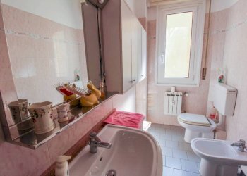 BAGNO - Quadrilocale viale Virginia Centurione Bracelli, Genova (zona Marassi) - foto 16