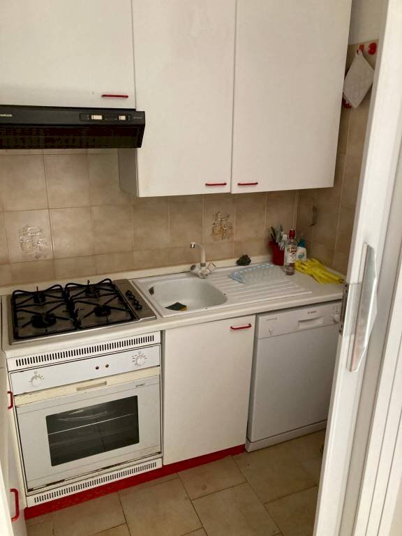 Cucina - Villa a Schiera viale Roma, 383, Massa - foto 1