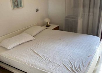 Camera da letto - Villa a Schiera viale Roma, 383, Massa - foto 9