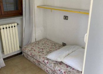 Camera da letto - Villa a Schiera viale Roma, 383, Massa - foto 11