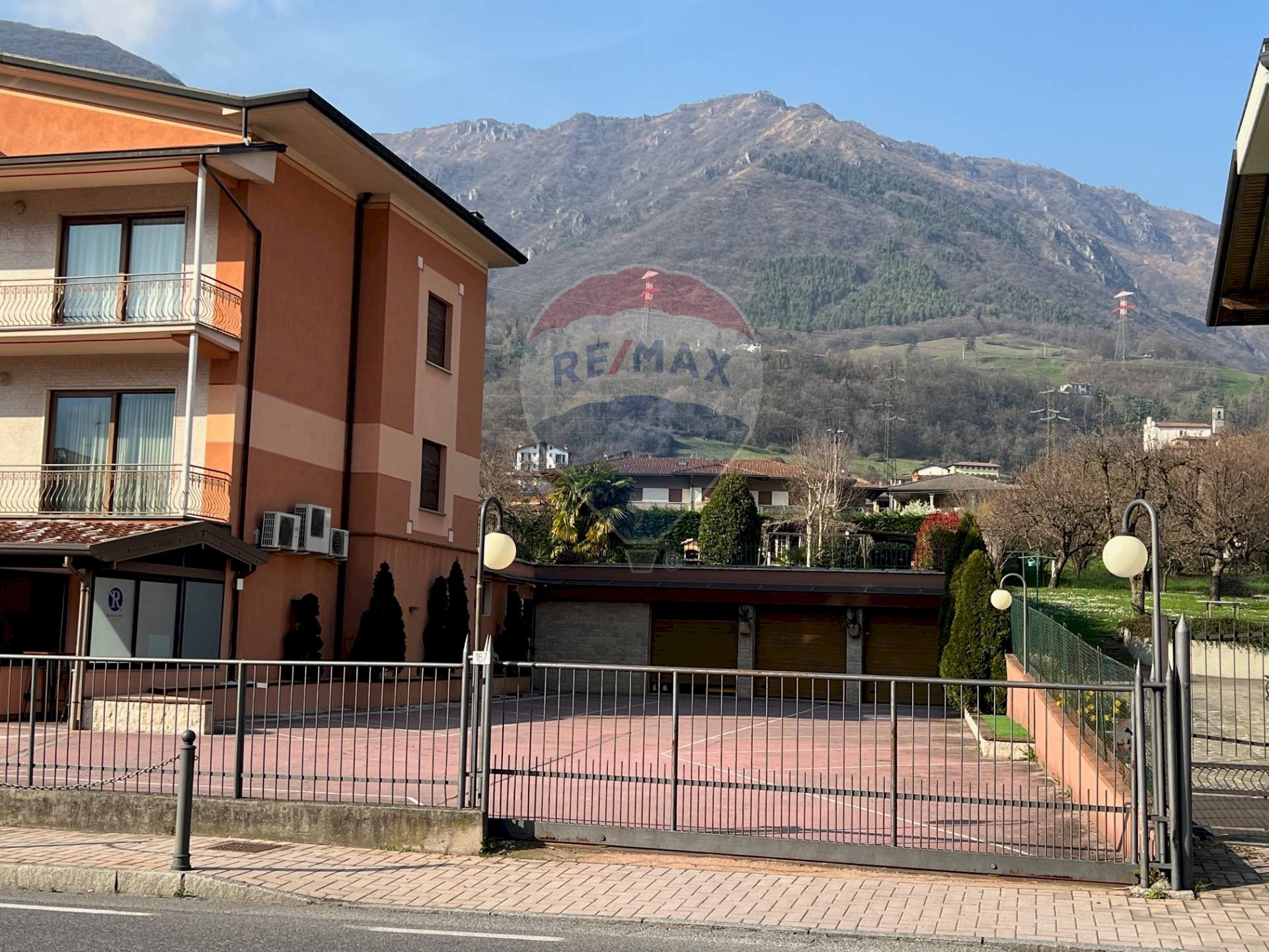 Commercial Premises via Tonale e della Mendola, Endine Gaiano - photo 2