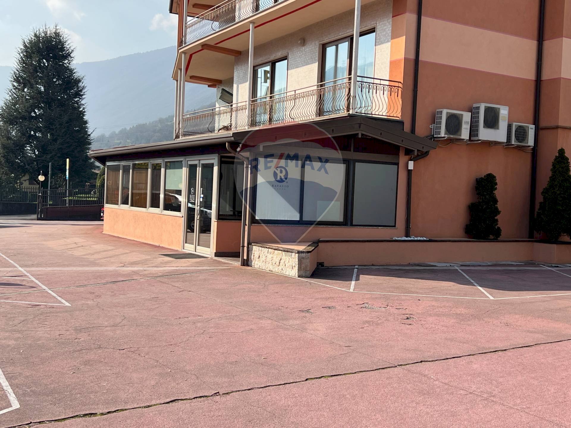 Commercial Premises via Tonale e della Mendola, Endine Gaiano - photo 3