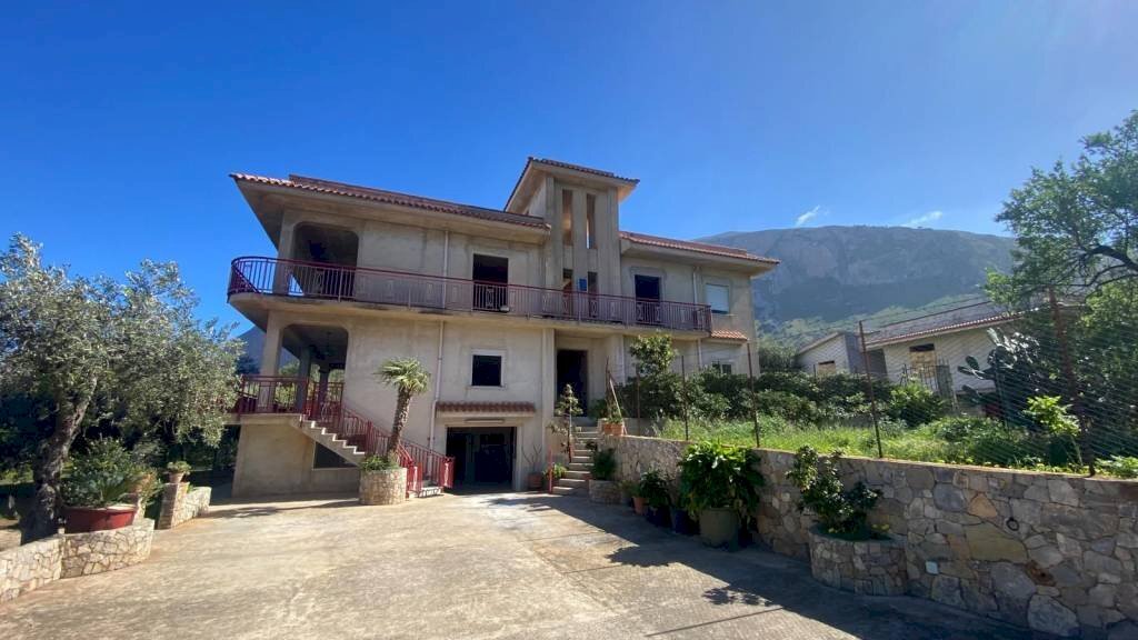 Facciata - Villa via Alcide De Gasperi, Cinisi - foto 2