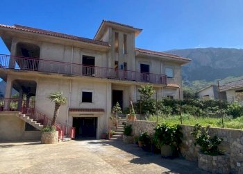 Facciata - Villa via Alcide De Gasperi, Cinisi - photo 1