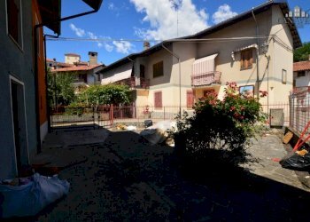 Facciata - Casa indipendente via Dietro Castello, 2C, Torre Canavese - foto 5