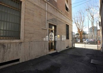 Facciata - Ufficio via Torino, 5, Cuorgnè - foto 7