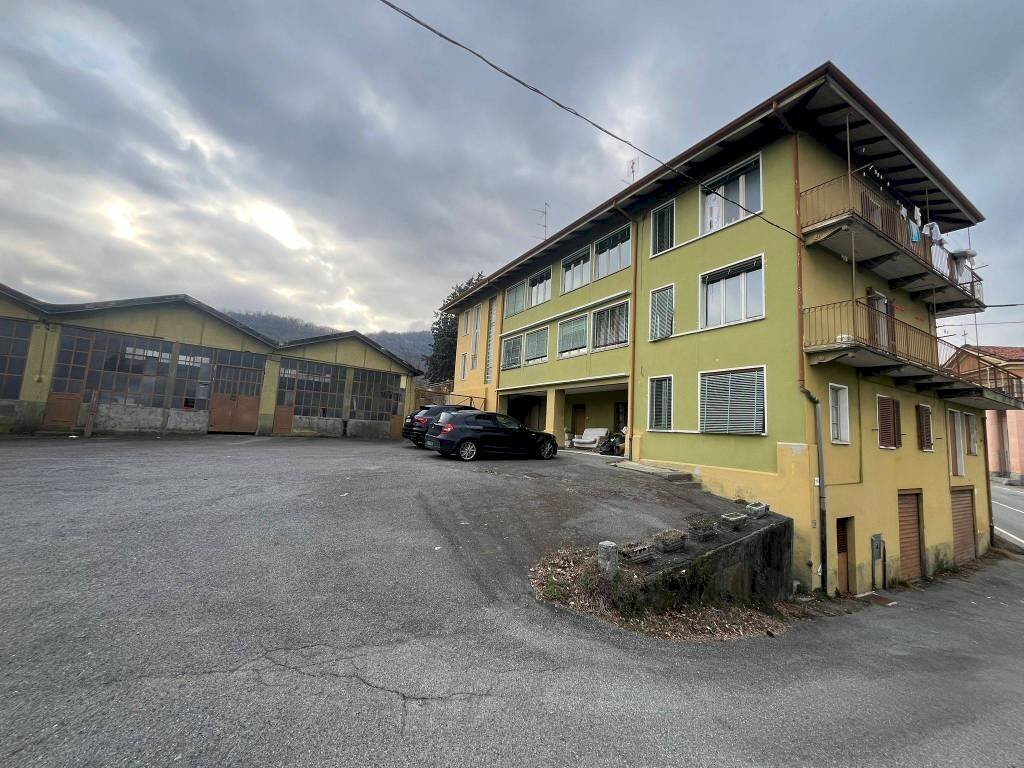 facciata - Stabile - Palazzo via Santuario di Oropa, 265, Biella - foto 1