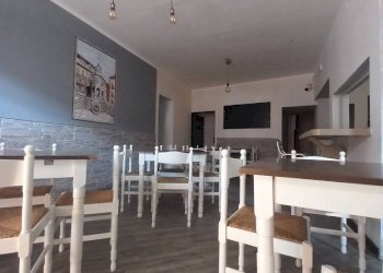 FOTO - Negozio piazza della Bollente, Acqui Terme - foto 2