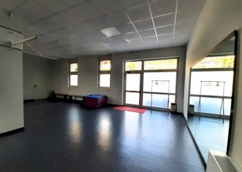 Interno non residenziale - Negozio via Grumello, 24A, Sondrio - foto 9