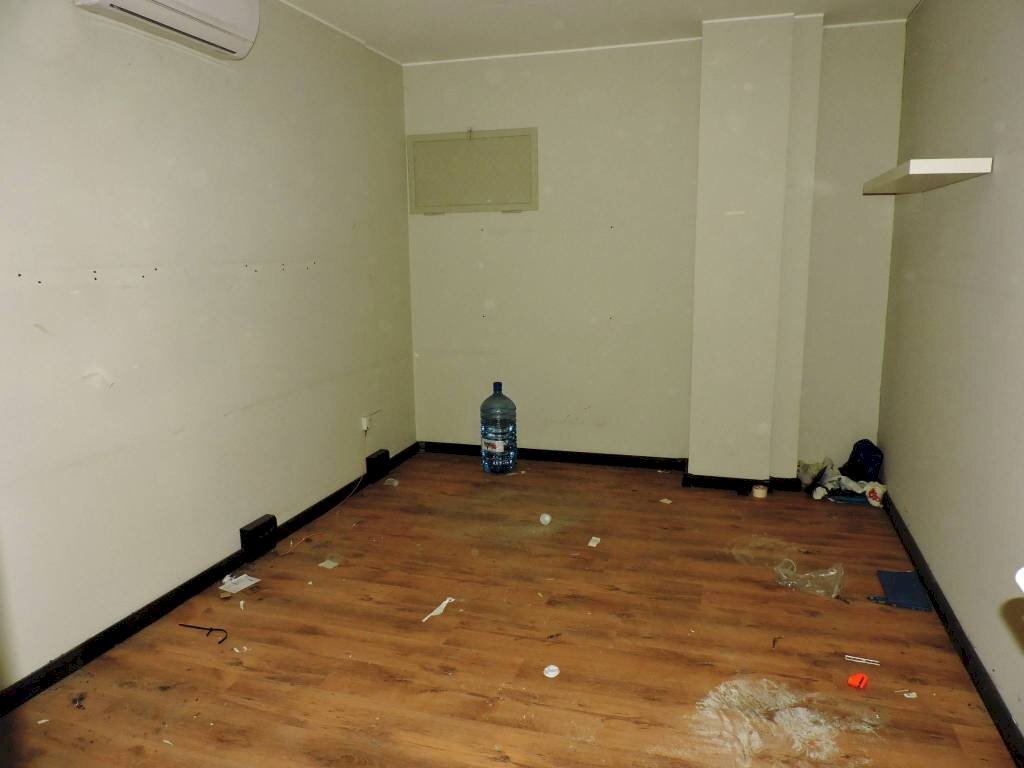 UFFICIO - Magazzino via Sant'Alberto, 49r, Genova (zona Sestri Ponente) - foto 3