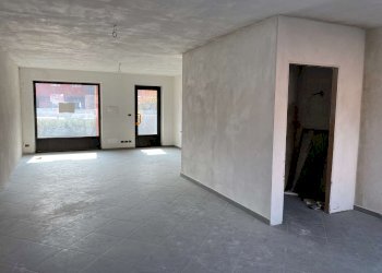 img_4504 - Negozio via Stamperia, 10, Torre Pellice - foto 5