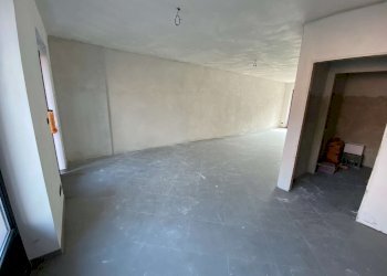 img_4506 - Negozio via Stamperia, 10, Torre Pellice - foto 8