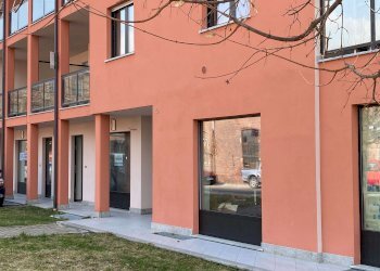 img_4519 - Negozio via Stamperia, 10, Torre Pellice - foto 11