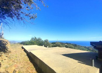 tetto/lastrico - Villa Regione Colla, Civezza - foto 14