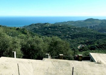 tetto/lastrico - Villa Regione Colla, Civezza - foto 15