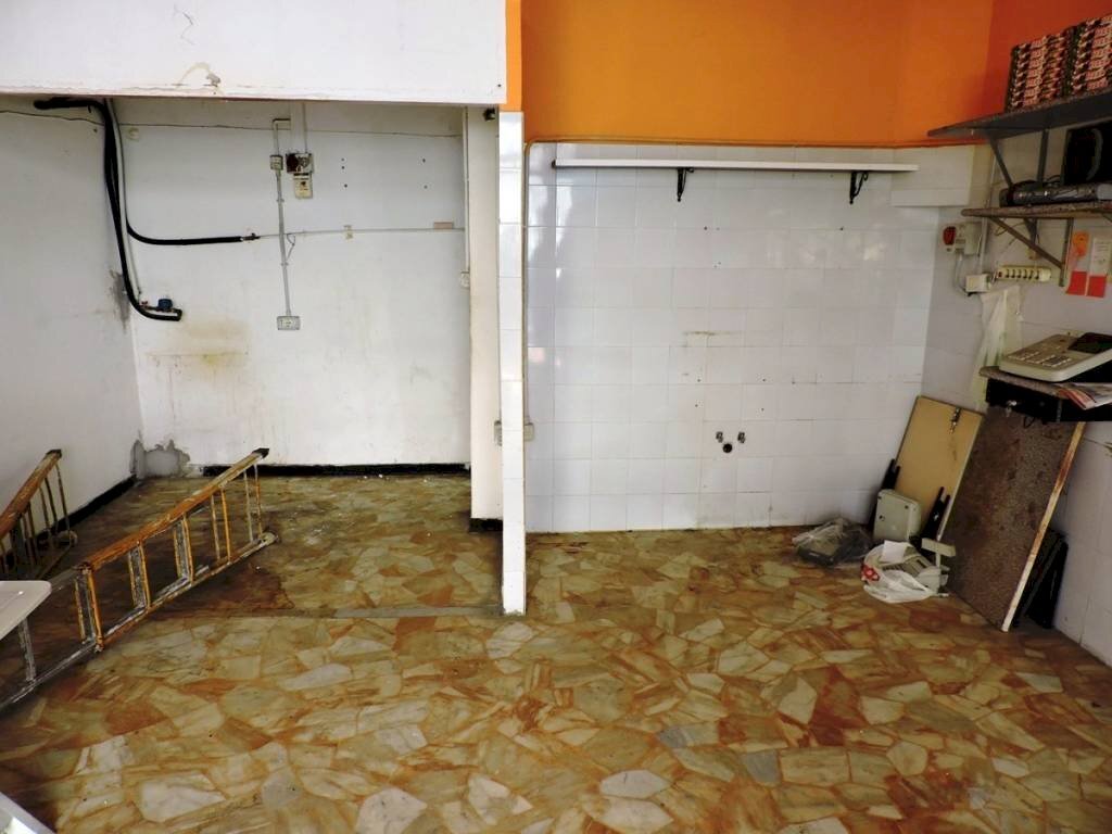 Interni - Negozio via Sant'Alberto, 39r, Genova (zona Sestri Ponente) - foto 2