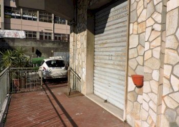 Esterno - Negozio via Sant'Alberto, 39r, Genova (zona Sestri Ponente) - foto 9