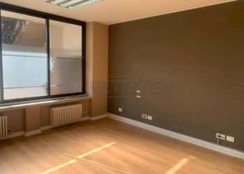 ebe5843d-fc19-4f5f-927b-27303170351b.jpg - Ufficio Seriate - foto 24