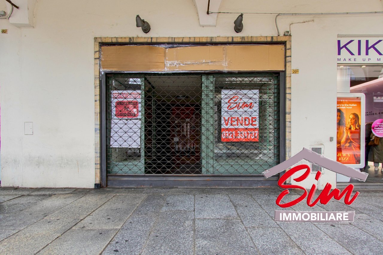 Negozio in vendita in centro storico Novara - Locale Commerciale Via Fratelli Rosselli  sn, Novara - foto 1