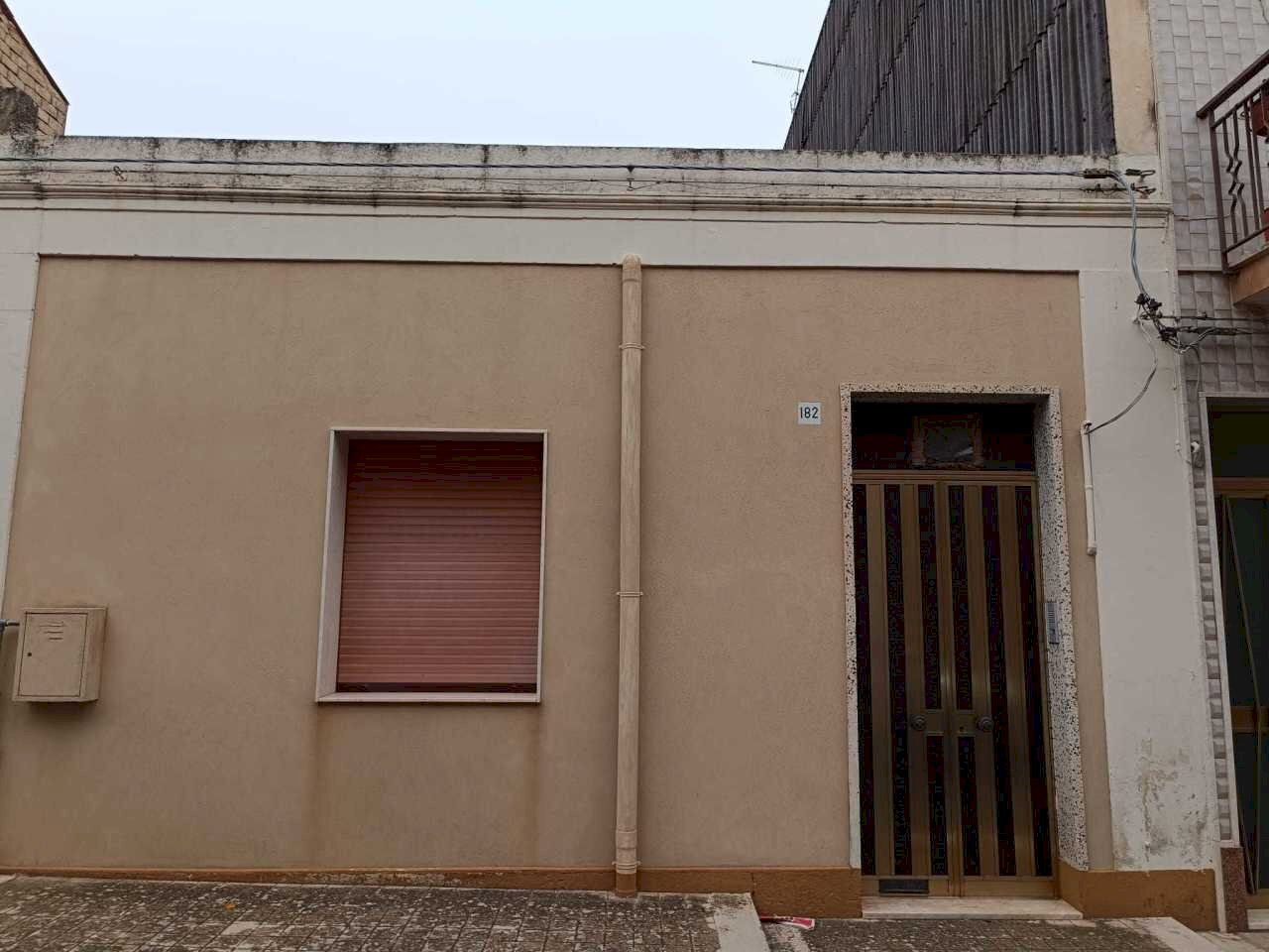 1.jpg - Villa Canicattini Bagni - foto 1