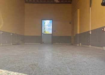 1712218553752.jpg - Locale Commerciale Viale G. Puccini, Lucca - foto 2