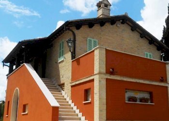 06 CASOLARE MARCHIGIANO VISTA MARE  E MONTI.jpeg - Casa indipendente Offida - foto 8