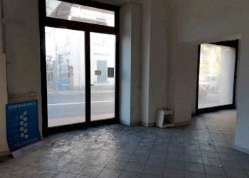 ingresso (4).jpeg - Non Alimentare Corso Giuseppe Garibaldi, Imperia - foto 1