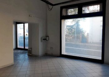 vano 2 (3).jpeg - Non Alimentare Corso Giuseppe Garibaldi, Imperia - foto 9