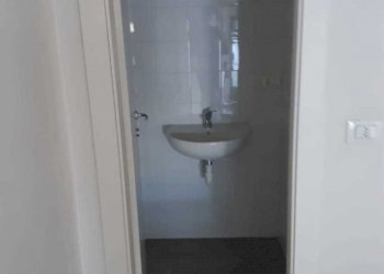 bagno (1).jpeg - Non Alimentare Corso Giuseppe Garibaldi, Imperia - foto 17