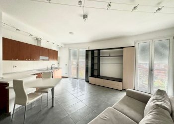 PHOTO-2024-03-28-16-07-41.jpg - Trilocale Via G. Matteotti 1, Borgomanero - foto 1