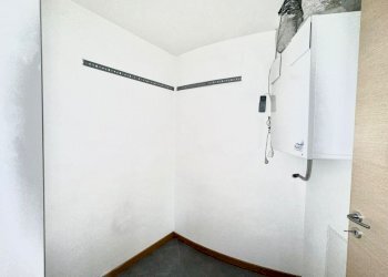 PHOTO-2024-03-28-16-07-45-1.jpg - Trilocale Via G. Matteotti 1, Borgomanero - foto 8