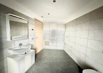 PHOTO-2024-03-28-16-07-46.jpg - Trilocale Via G. Matteotti 1, Borgomanero - foto 9