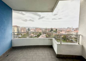 PHOTO-2024-03-28-16-07-49-1.jpg - Trilocale Via G. Matteotti 1, Borgomanero - foto 14