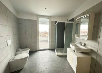 PHOTO-2024-03-28-16-07-50.jpg - Trilocale Via G. Matteotti 1, Borgomanero - foto 18