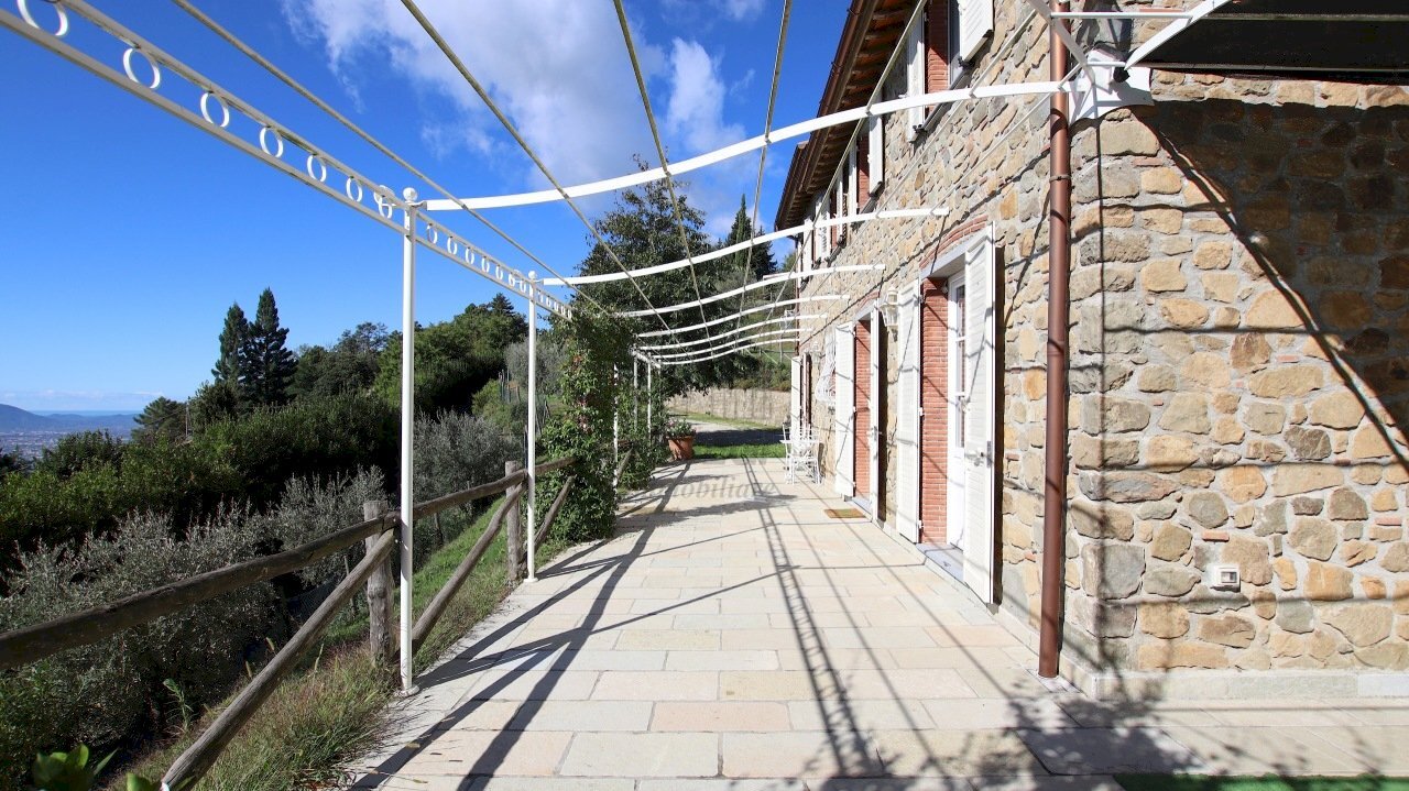 vendesi rustico con piscina ristrutturato lucca ca - Casale Via Pieve di Brancoli 1586, Lucca - foto 2