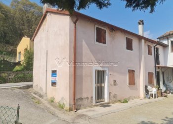 Porzione di casa via villa 107, Villaga - foto 1