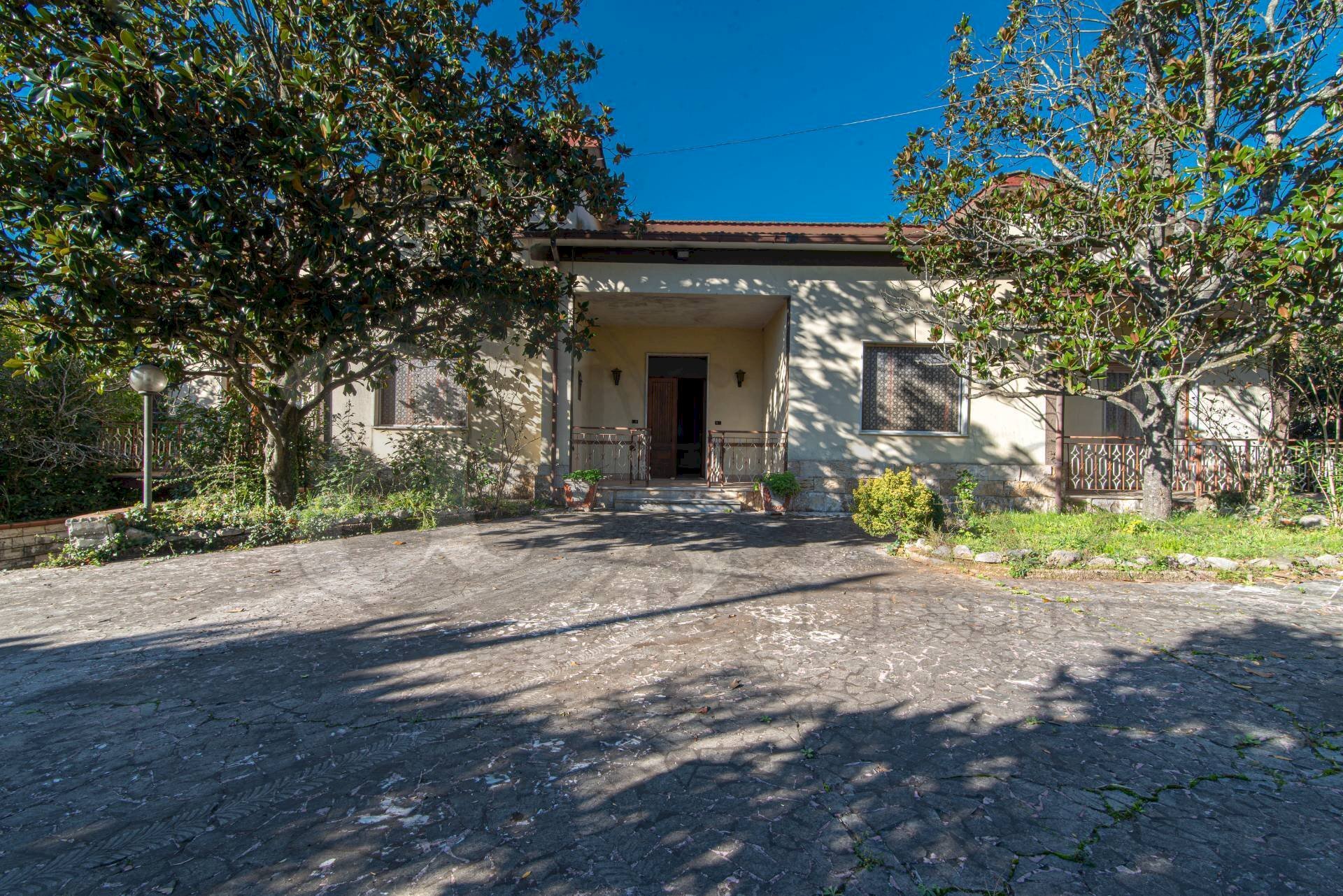 Villa Unifamiliare Via Ponte la Pietra, Cassino - foto 1