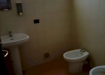 bagno - Ufficio Via Fratelli Bandiera 30H, Castel San Giovanni - foto 3