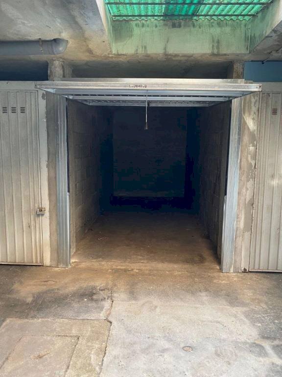2 - Box via Giovanni Camerana, 2, Grugliasco - foto 2
