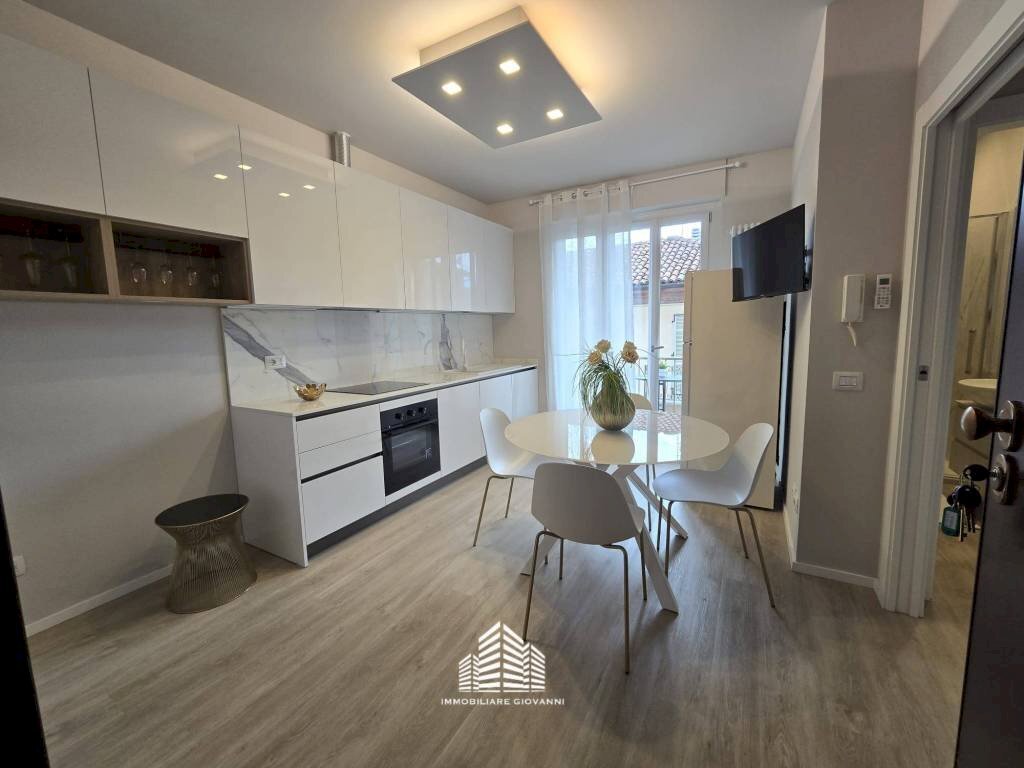 Cucina - Appartamento via Pierino Belli, 37B, Alba - foto 1