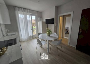 Cucina - Appartamento via Pierino Belli, 37B, Alba - foto 2