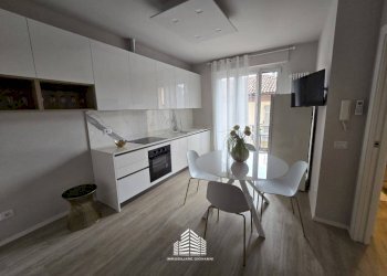 Cucina - Appartamento via Pierino Belli, 37B, Alba - foto 3