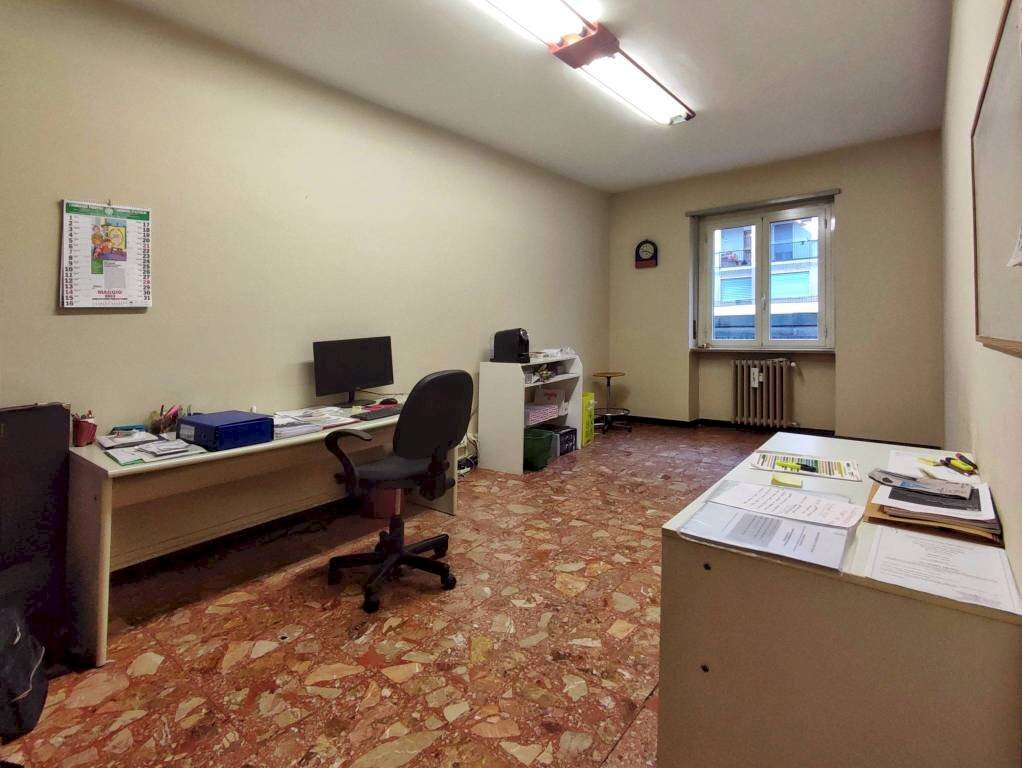 Stanza arredata - Trilocale Canton Vigna, 4, Ivrea - foto 1