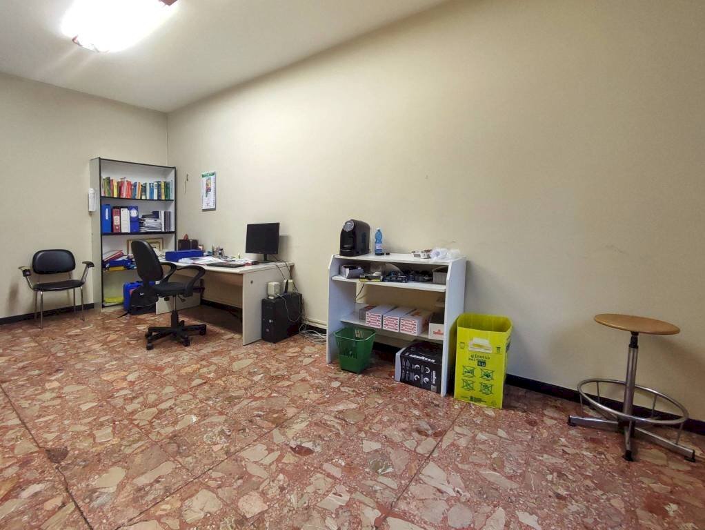 Stanza arredata - Trilocale Canton Vigna, 4, Ivrea - foto 3