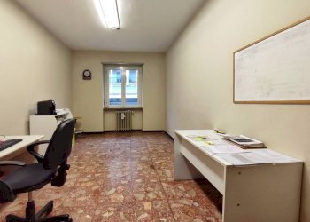 Stanza arredata - Trilocale Canton Vigna, 4, Ivrea - foto 2