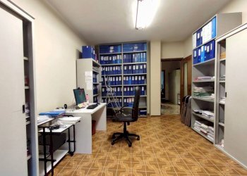 Stanza arredata - Trilocale Canton Vigna, 4, Ivrea - foto 6