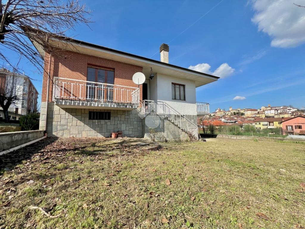 Casa indipendente Viale Europa, Castelnuovo Don Bosco - foto 2