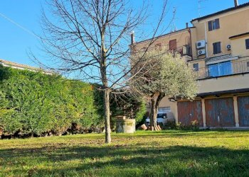 Portion of a house Malalbergo - photo 4