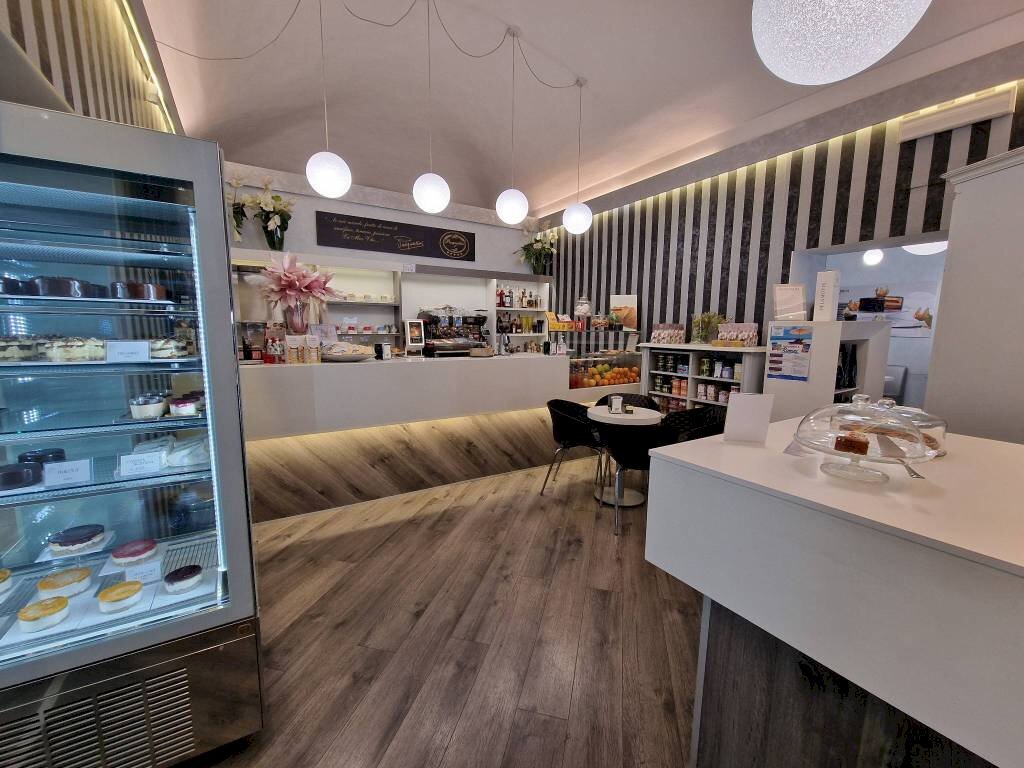 sala bancone - Cafeteria - Cold Bar via Vincenzo Virginio, Pinerolo - photo 2